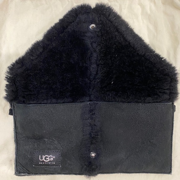 Ugg Shearling RARE 3-in-1 Belt, Shoulder, & Clutch - Picture 11 of 11